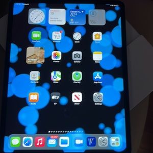 IPAD PRO 3rd GEN 1TB Memory Cellular & Wi-Fi